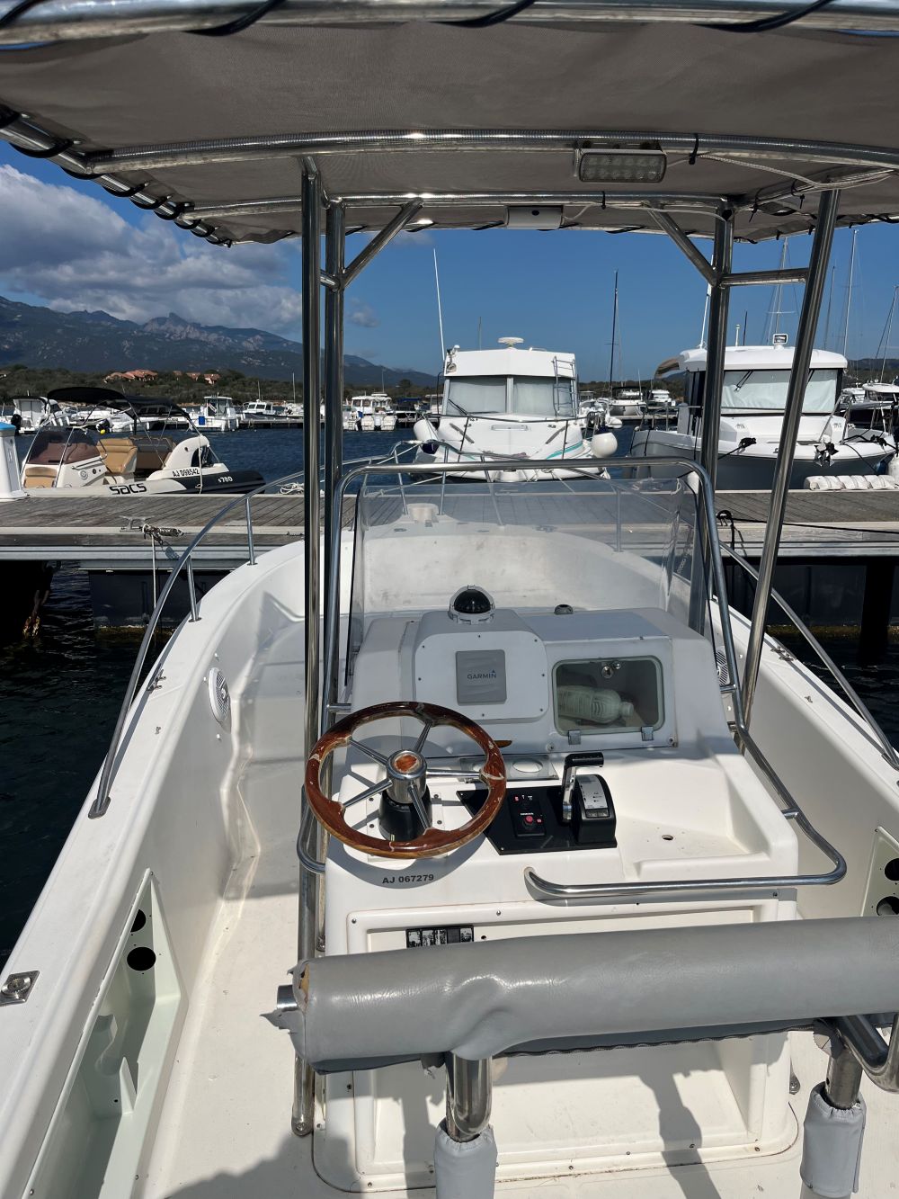 vente-bateau-bonifacio-whiteshark-250cv2
